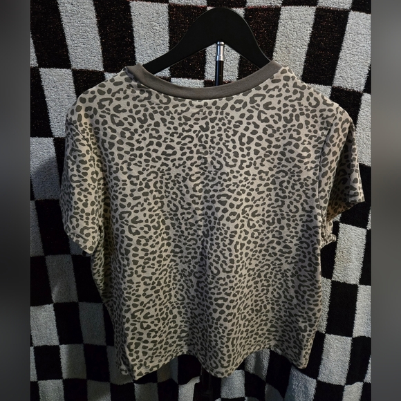 Hello kitty leopard print crop top size 1X nwt - Picture 2 of 3